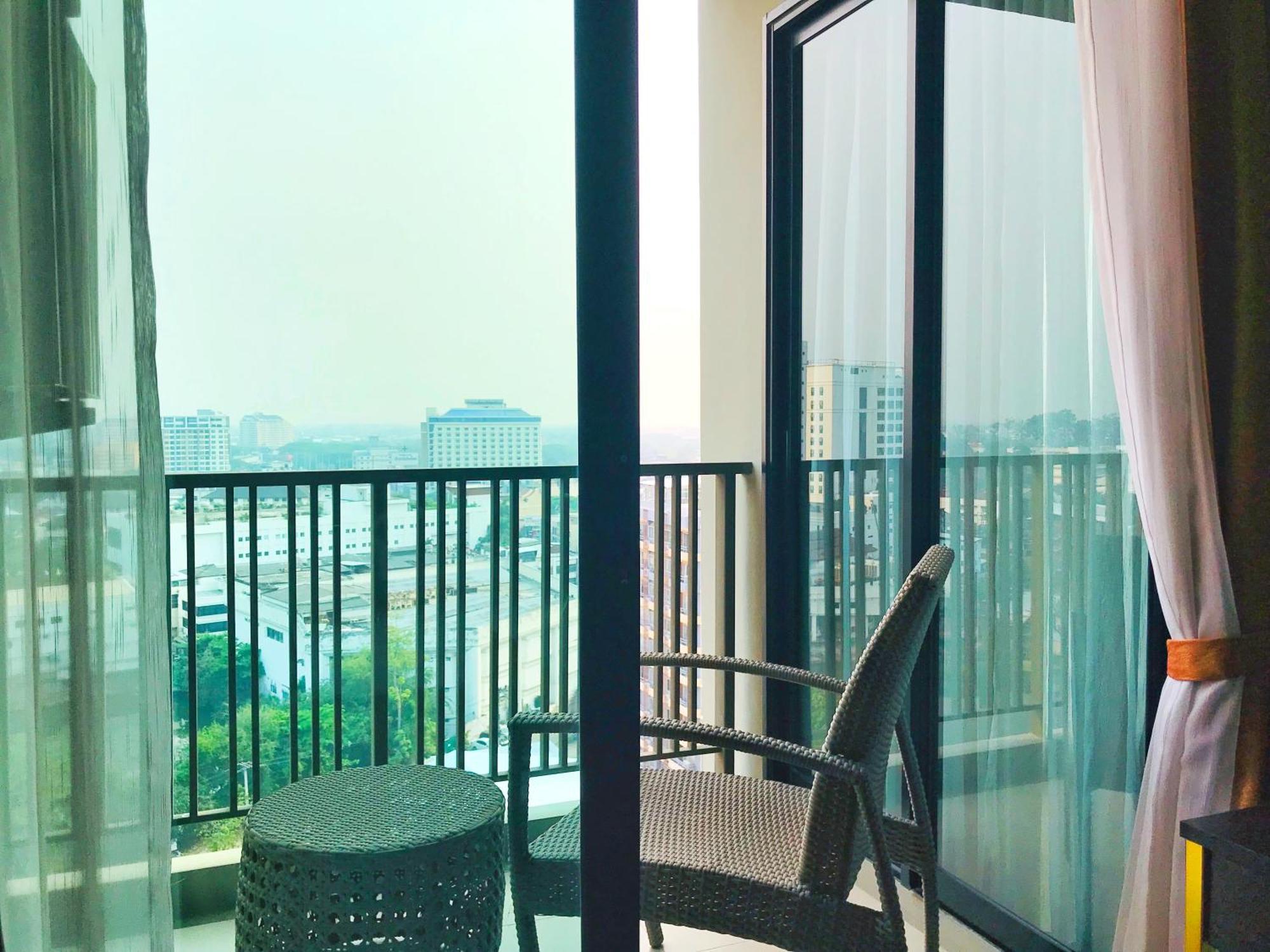 The Astra Suites Chiang Mai Exterior foto