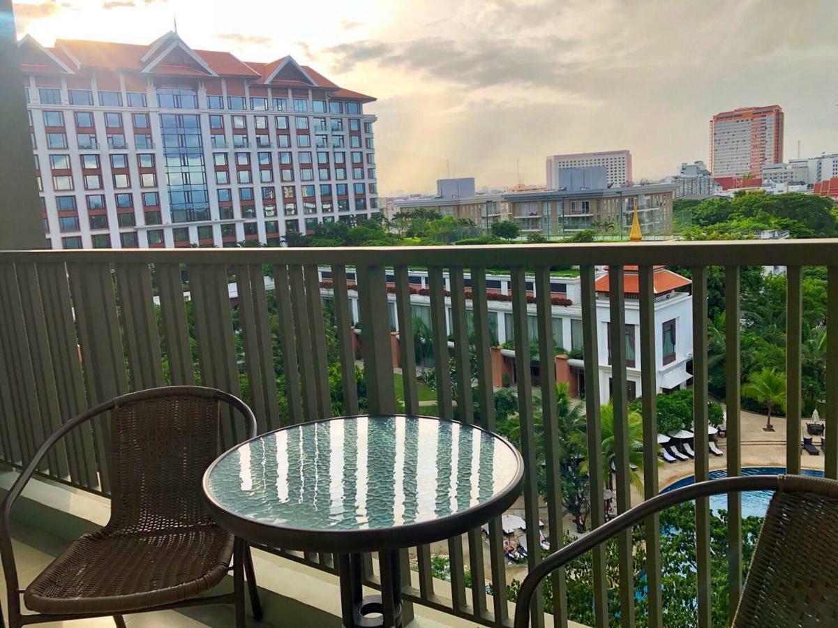 The Astra Suites Chiang Mai Exterior foto